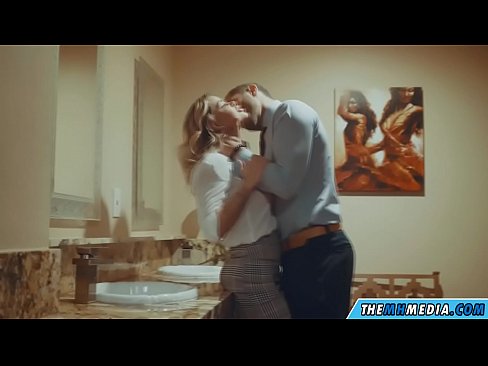 ❤️ Кога бујна русокоса ќе ве заведе во јавен тоалет ️❌ Руско порно на mk.redporn-tv.ru ❤